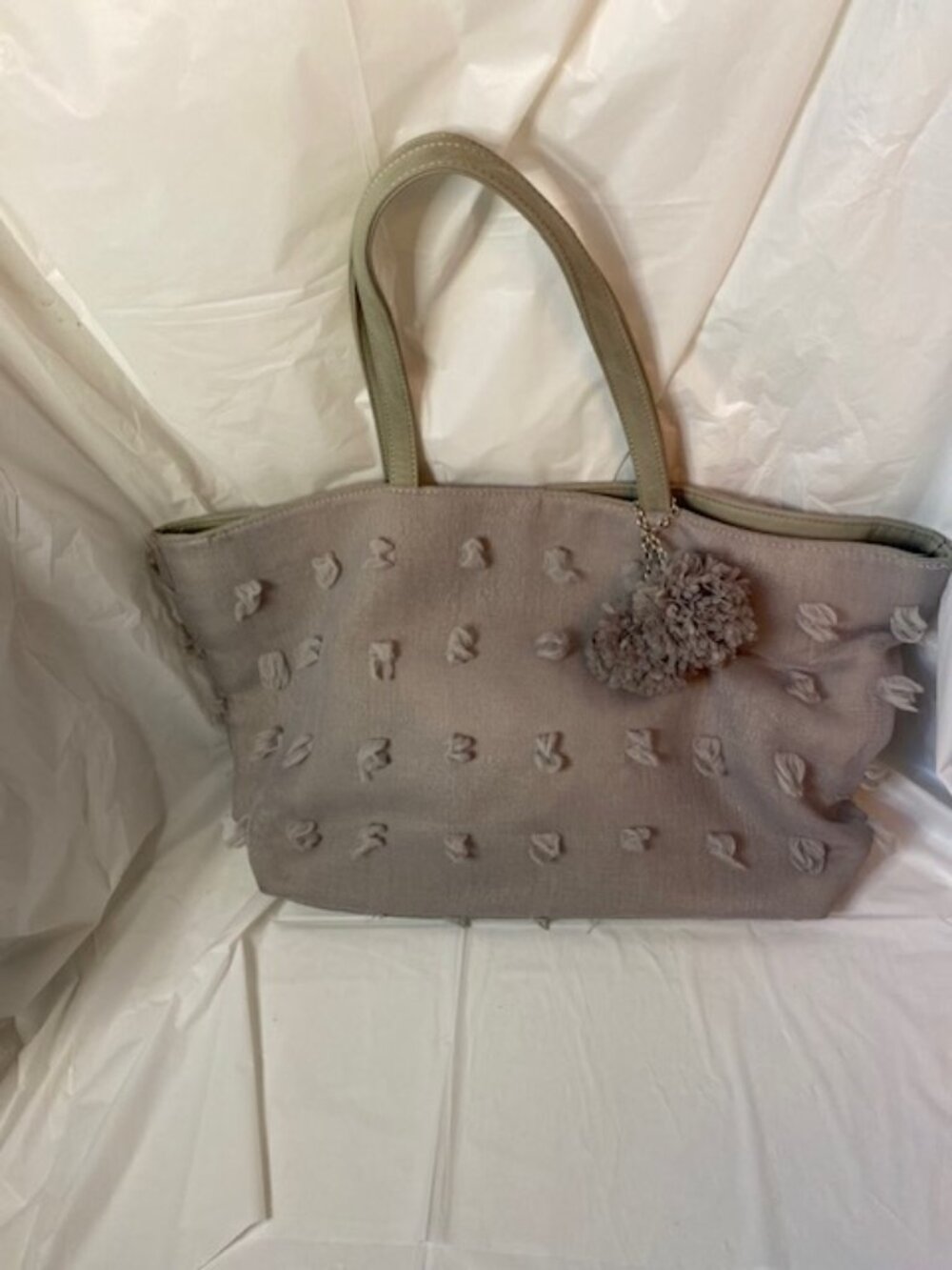 Deux Lux Large Light Gray Textured Blossom Pom-Pom Tote Bag - Picture 3 of 7